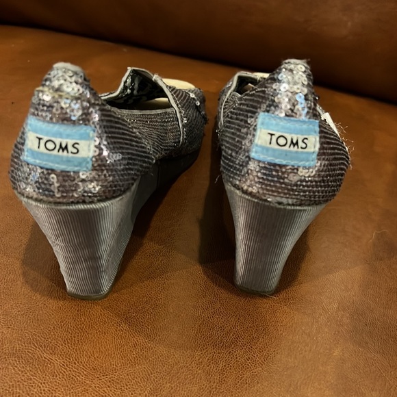 Toms silver sequin wedge size 7.5 - Picture 3 of 5
